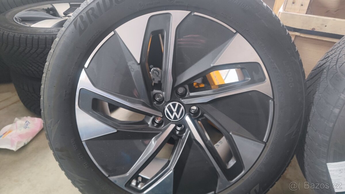 VW ID5 E19 zimni alu sada 235/55/19 - 2