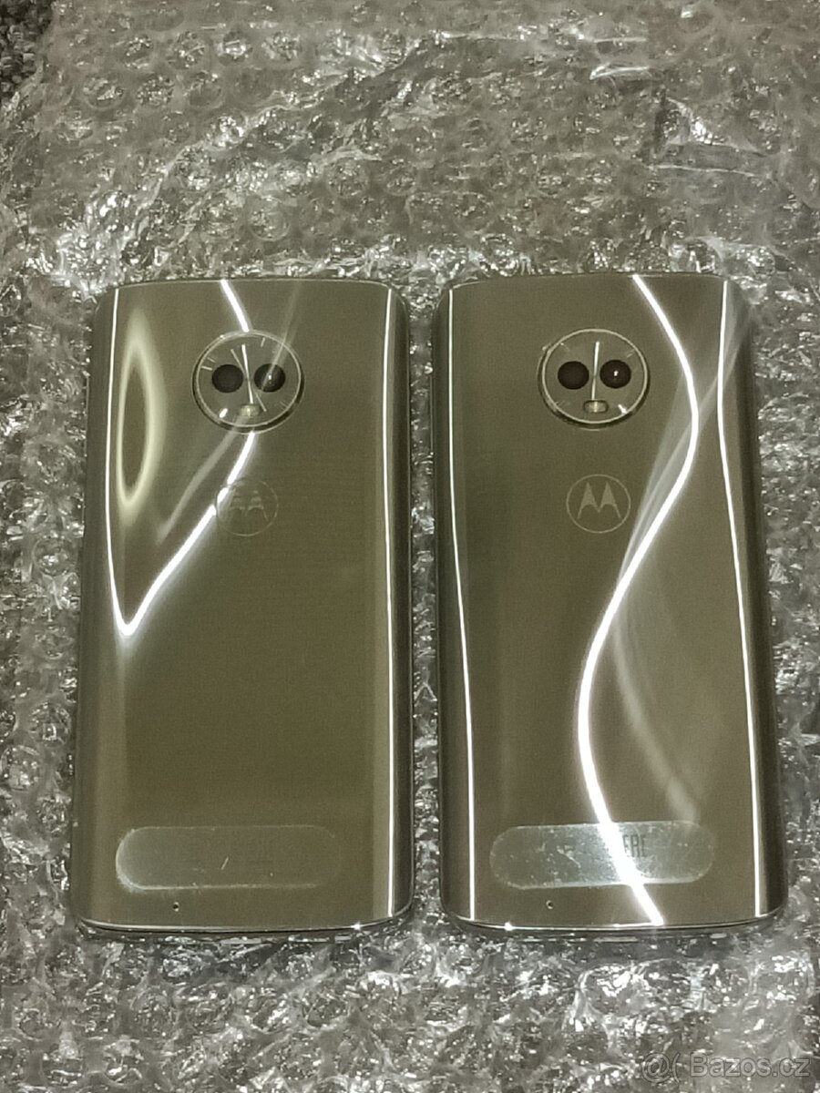 Motorola Moto G6 – 2× kusy, hezký stav, plně funkční - 2