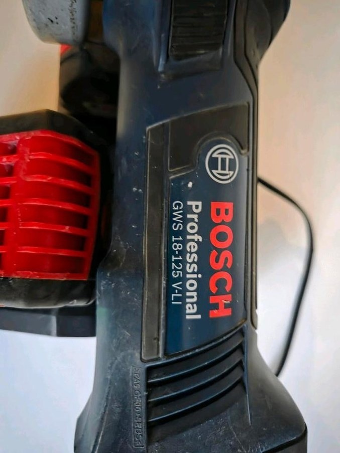 Aku úhlová bruska Bosch GWS 18-125 V-LI + akumulátory - 2