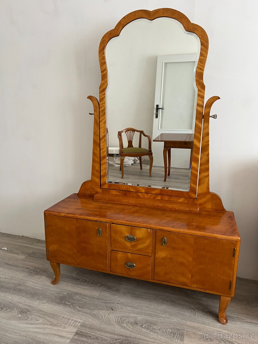 Sestava nábytku ve stylu Biedermeier z poloviny 20. století - 2