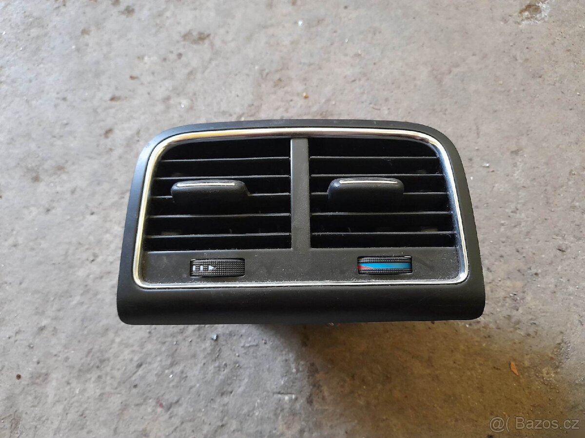 Středový výdech, zadní výdech a pravý výdech na Audi a5 - 2