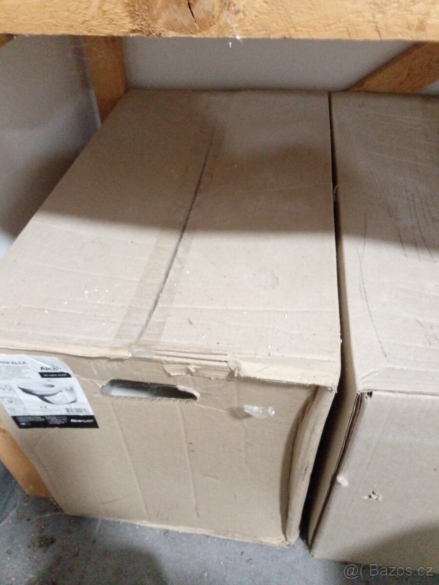 Závěsná WC Alca - 2