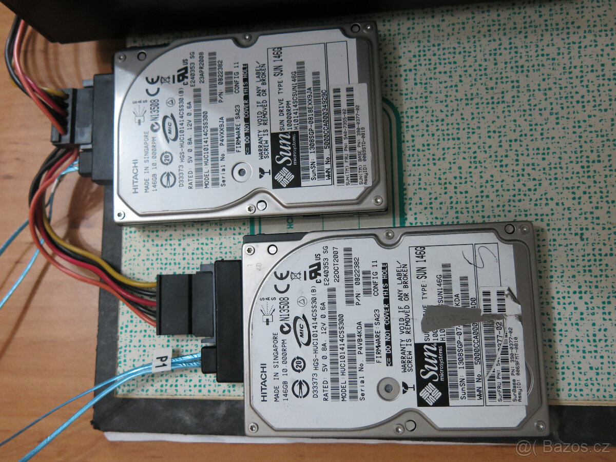 prodám pevné disky Hitachi 2.5" SAS SUN 146G - 2