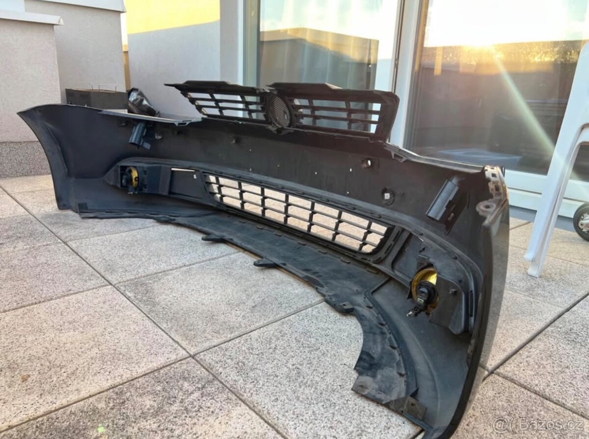 VW Jetta VI přední nárazník s maskou - 2