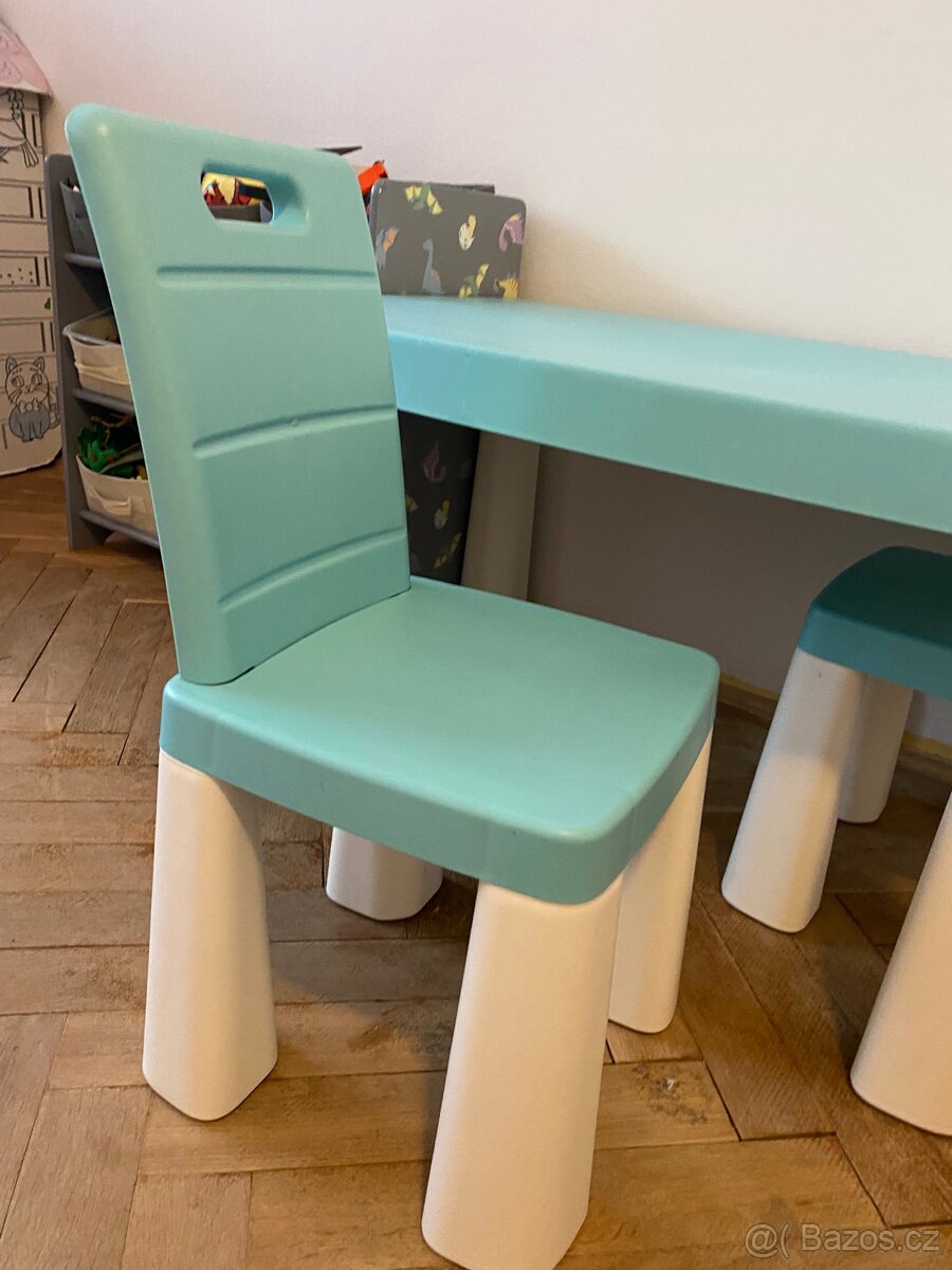 Dětský stůl a 2 X židle - 2