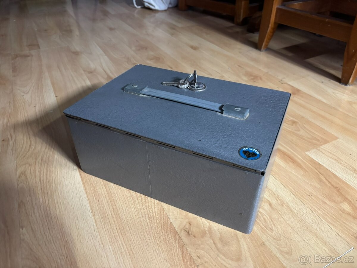 Kovový uzamykatelný box / pokladna - 2
