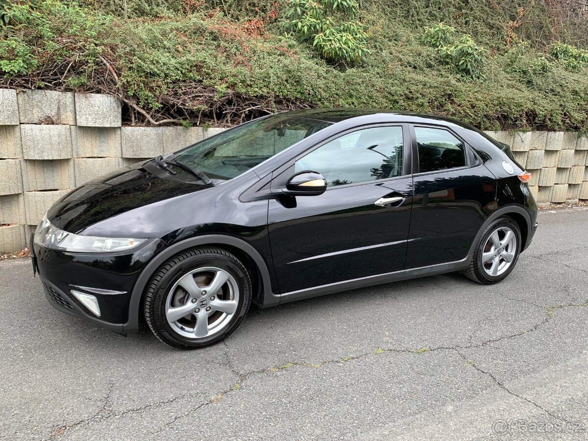 Honda Civic 1.4 i 8g - 2