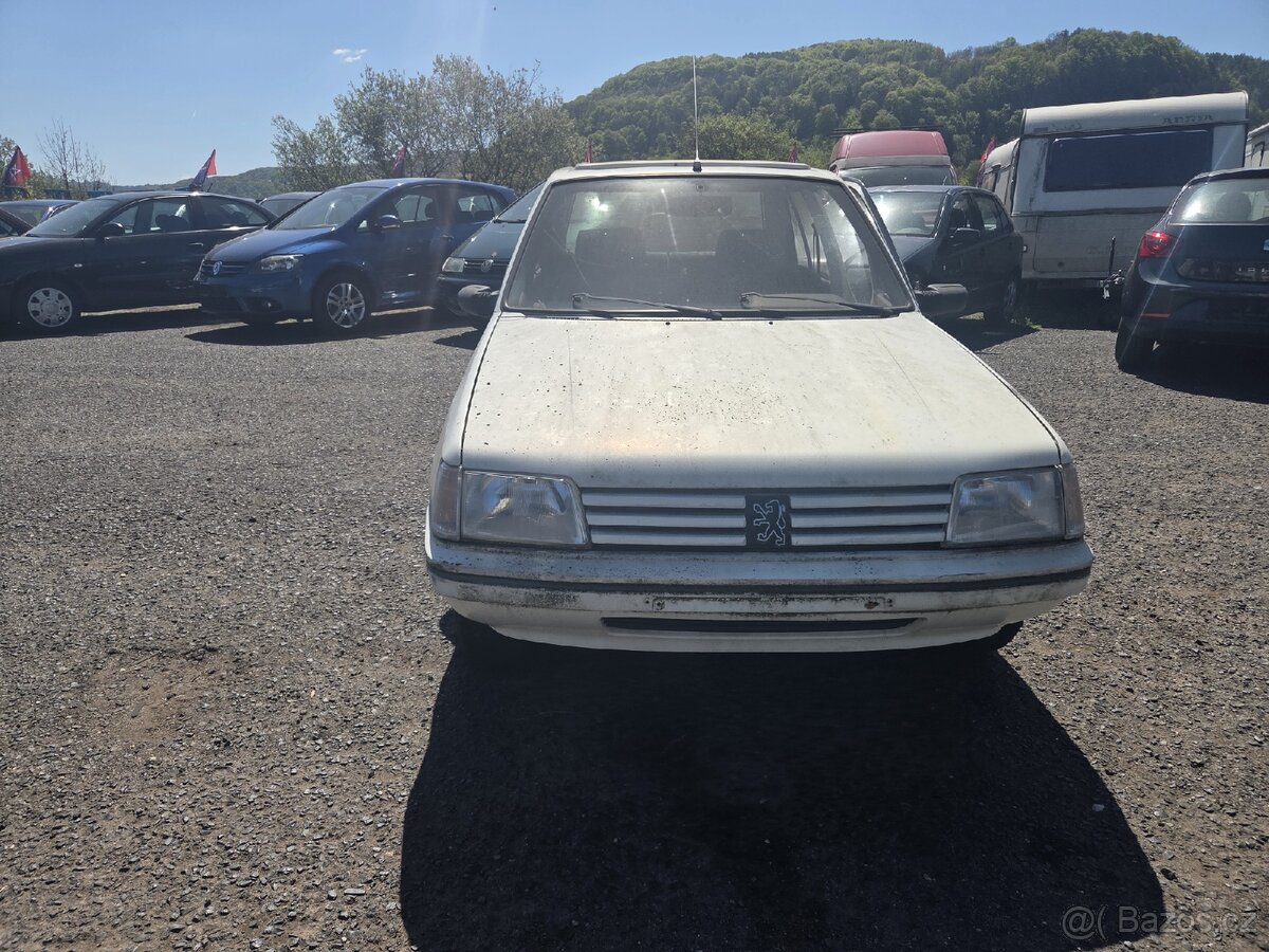 Peugeot 205 - 2