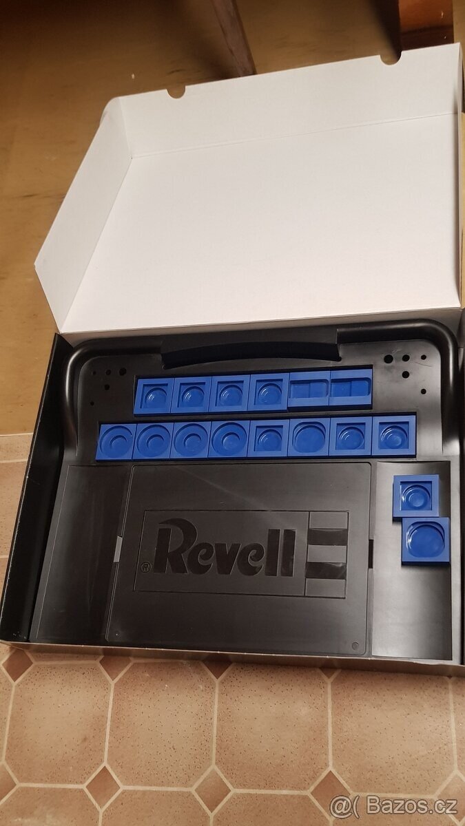 Revell modelářská stanice - 2