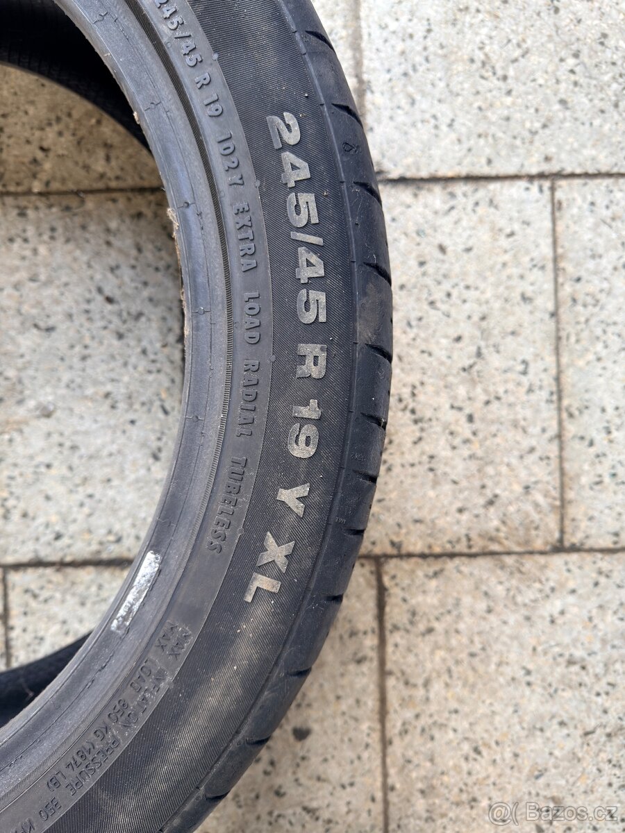 Pneu 245/45/19 letní - 2