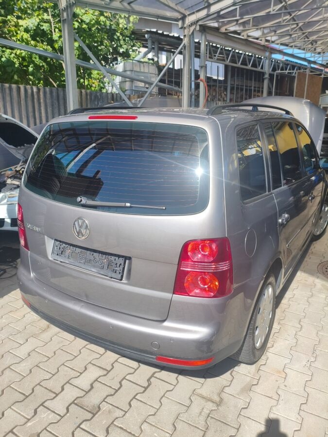Volkswagen Touran FACE 1.6 MPI 5MIST - 2