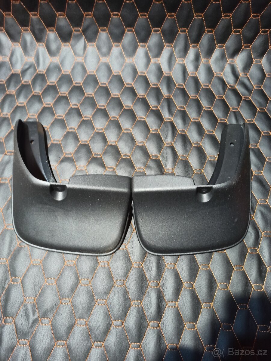 Zadní zástěrky OEM Toyota Corolla E12 - 2