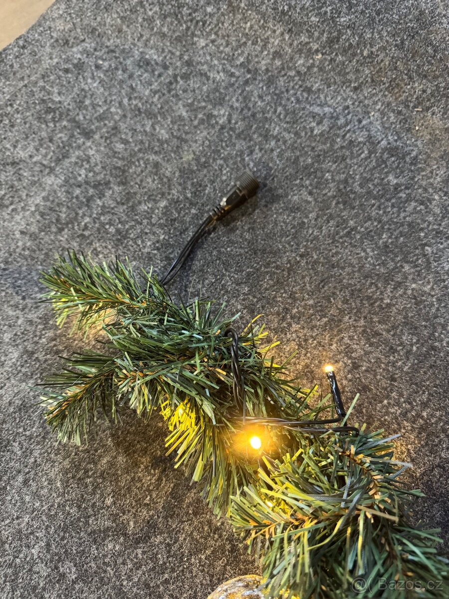 Vánoční girlanda 2,7 m - 2