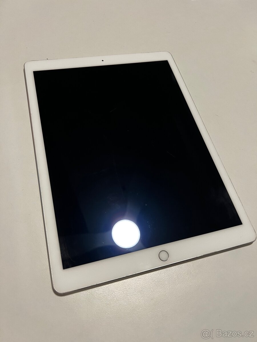 Apple iPad Pro 12,9" 128GB Wi-Fi + Cellular stříbrný - 2