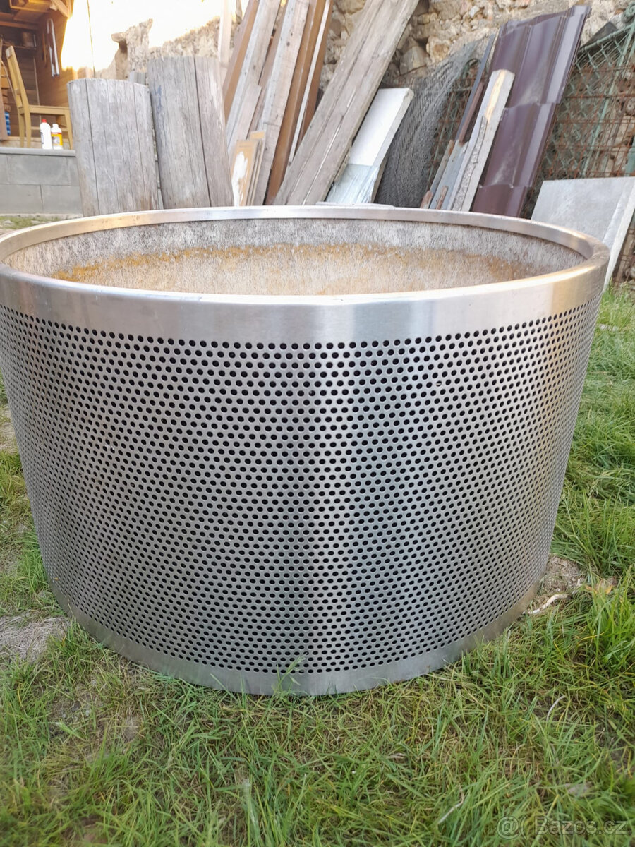 Nerezova nadoba na kvetiny. - 2