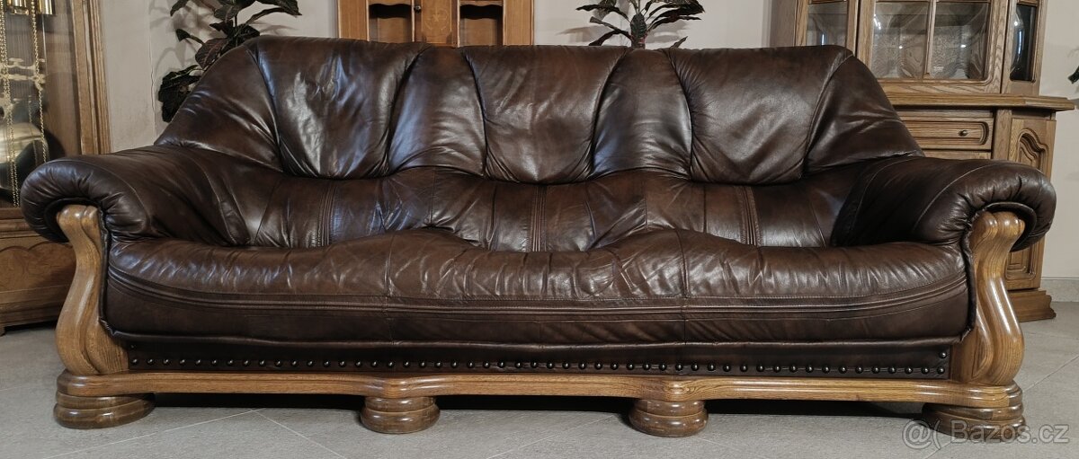 Rustikální, kožený gauč, masivní dub. - 2