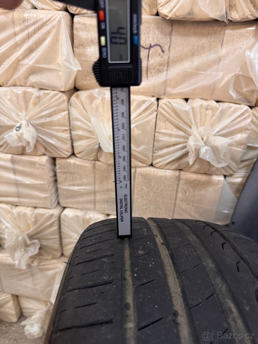 Sada letní pneu 245/45 r19 - 2