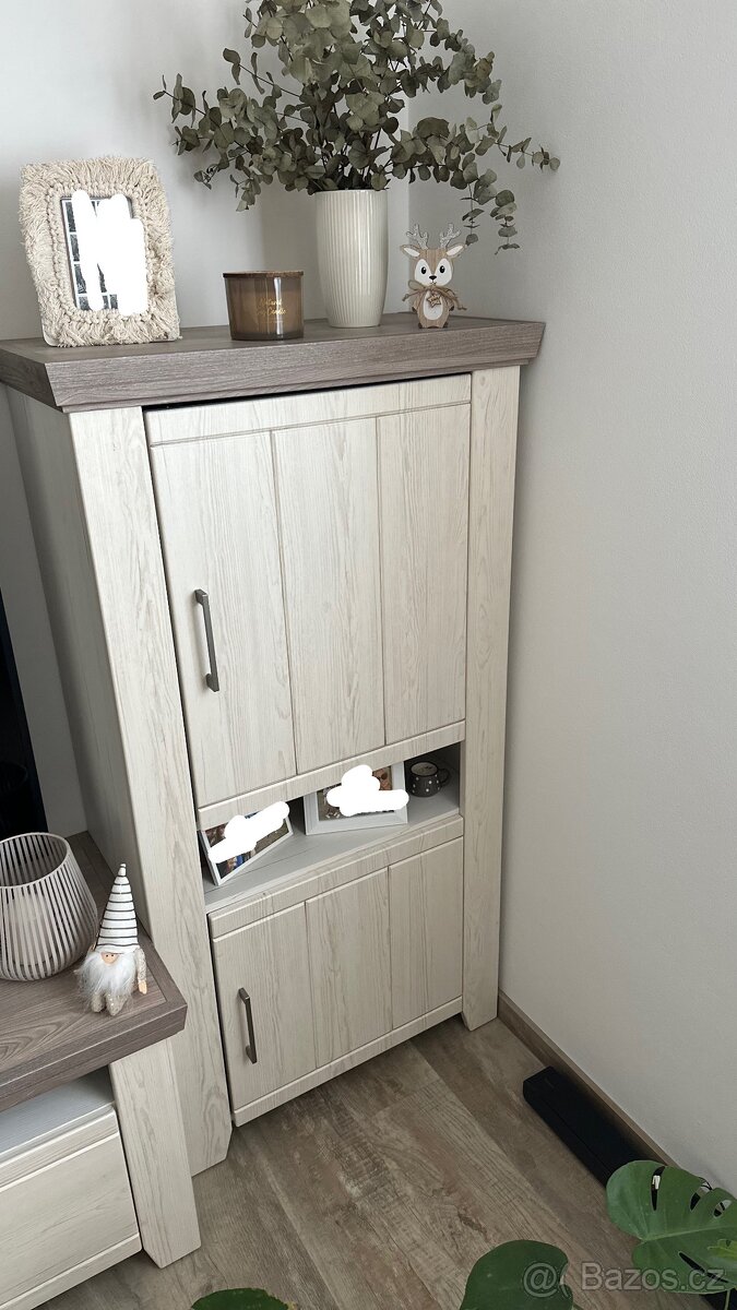 Obývací stěna + konferenční stolek - 2