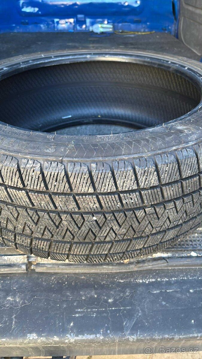 235/45 r19 zimní - 2