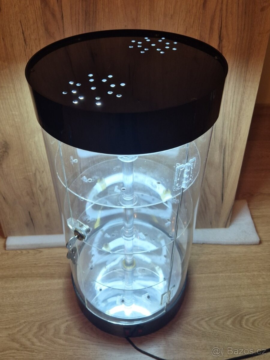 Otočný stojan - vitrína - 2