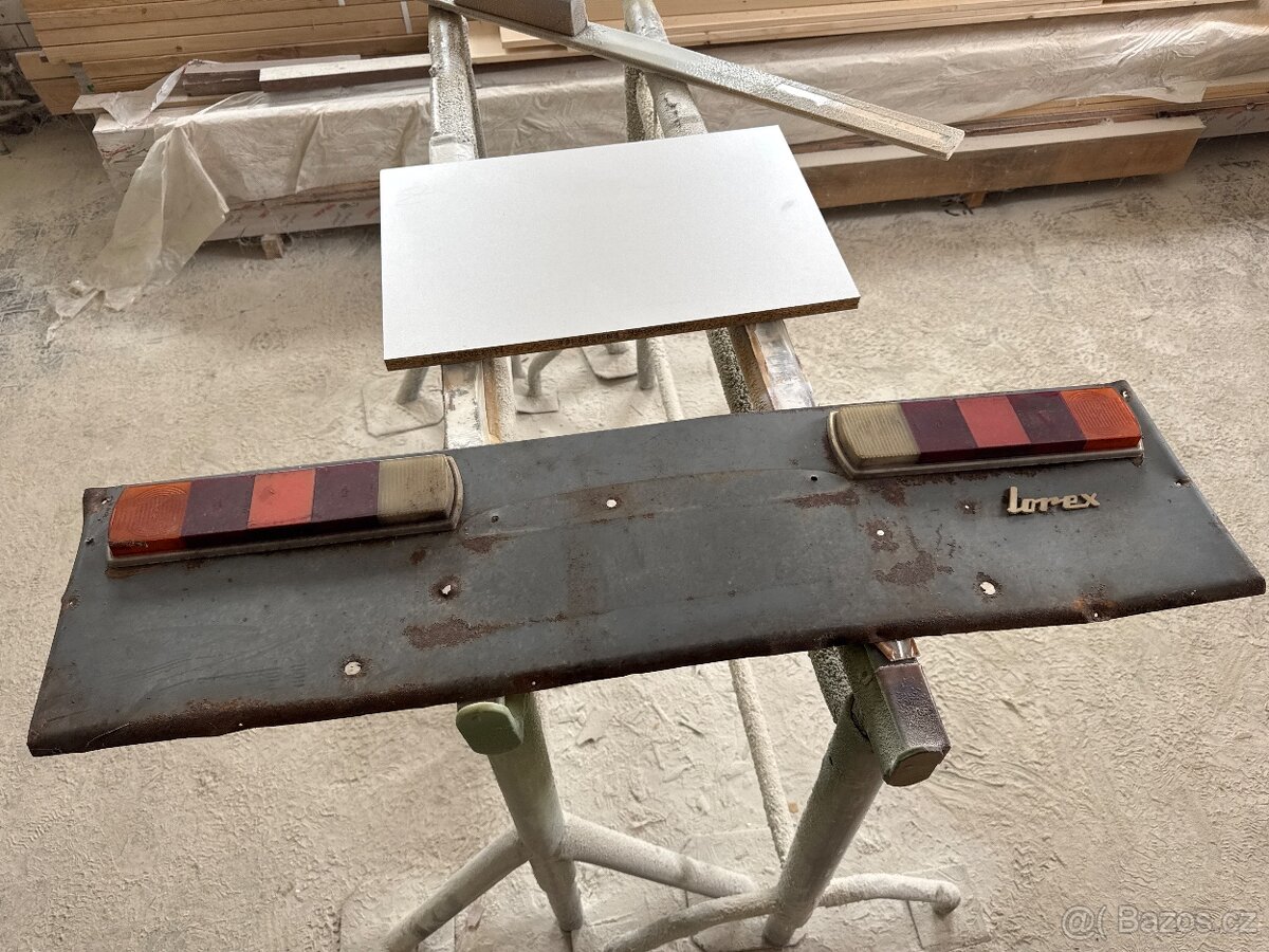 Zadní čelo Velorex - 2