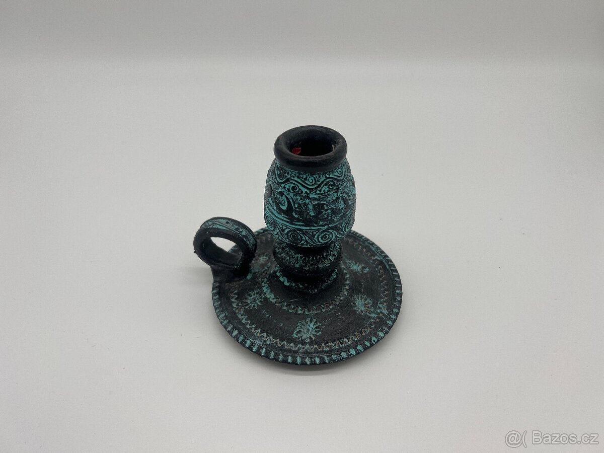 Džbánek s uchem a svícen. - 2
