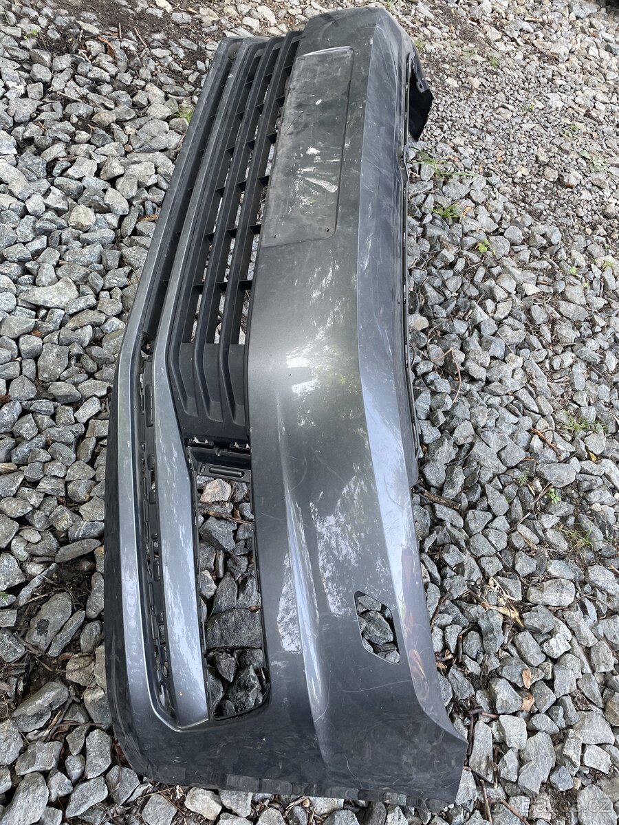 VW touran přední nárazník - 2