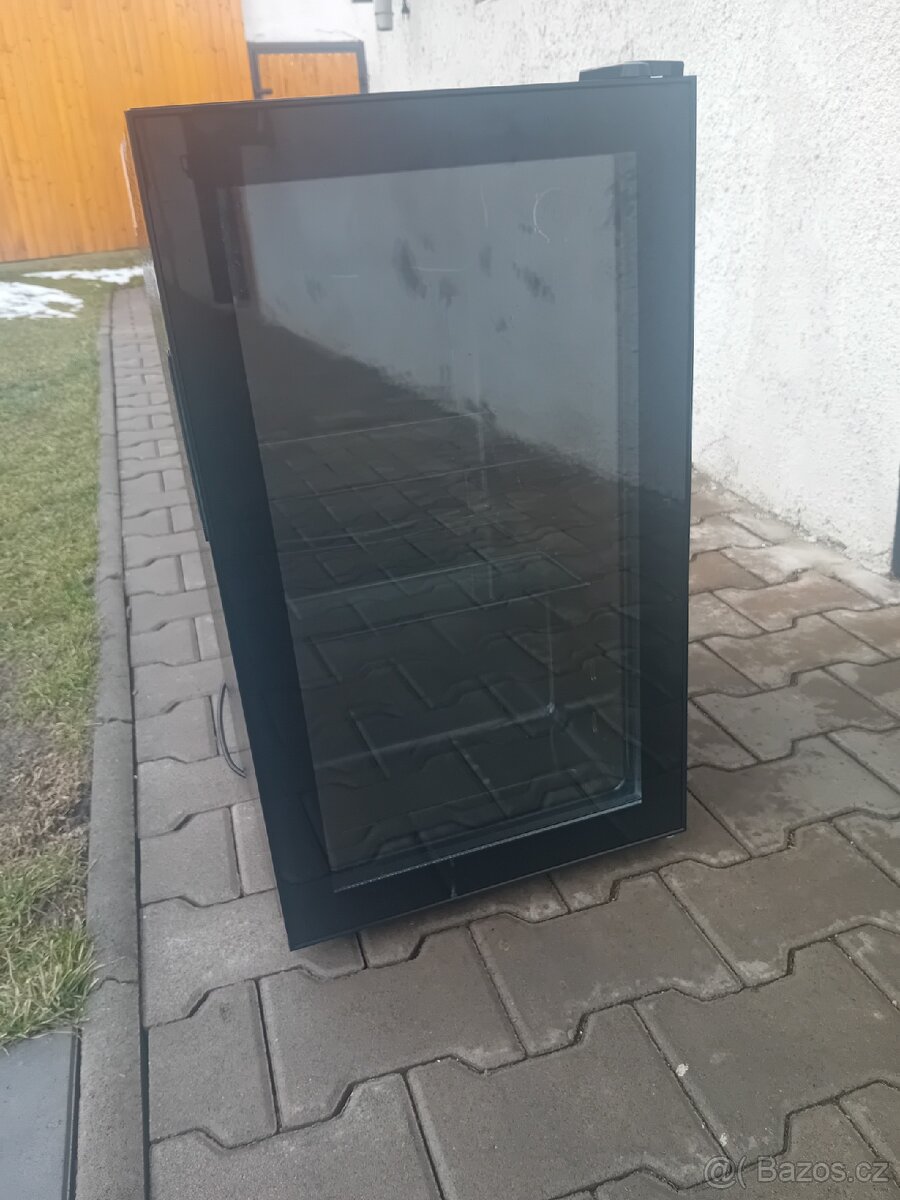 Vitrína/malá lednička - 2