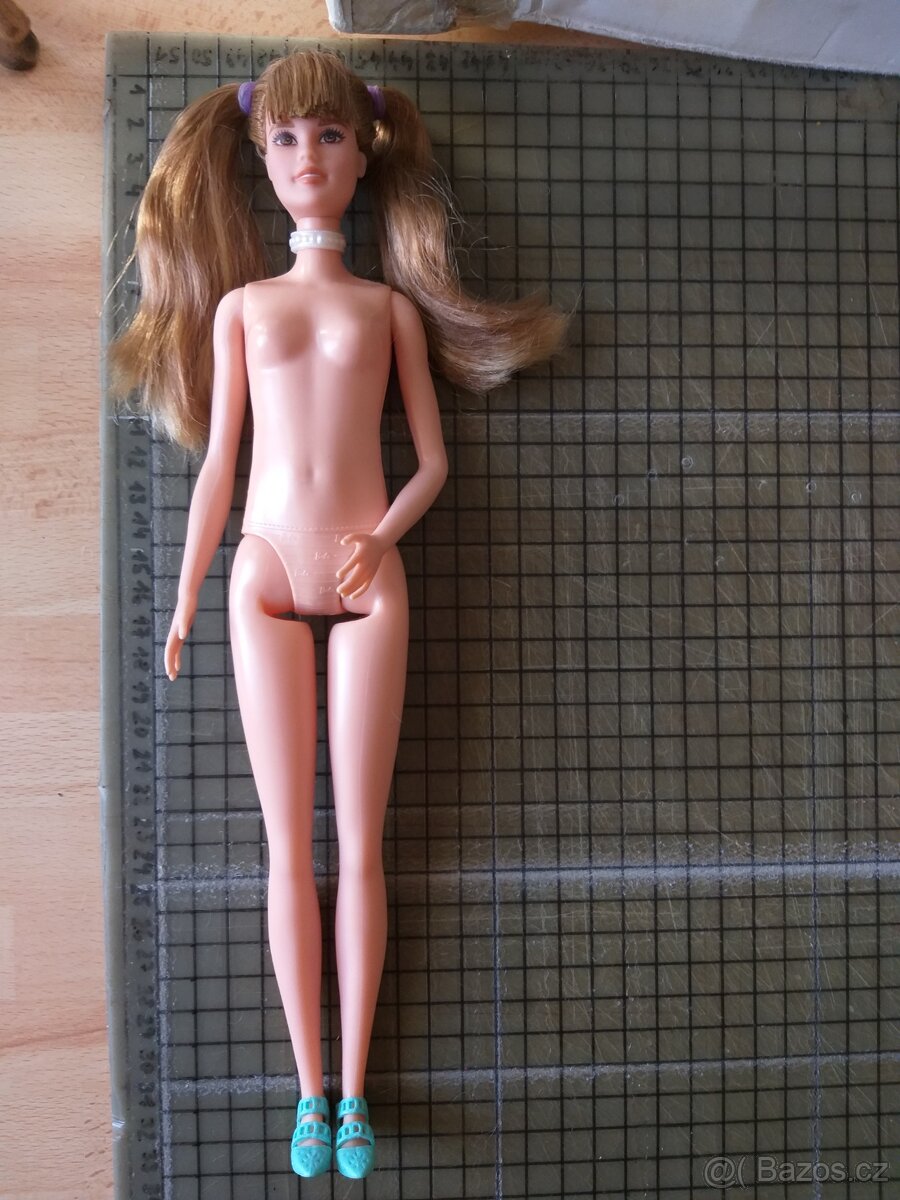 Panenka Barbie dva culíky - 2