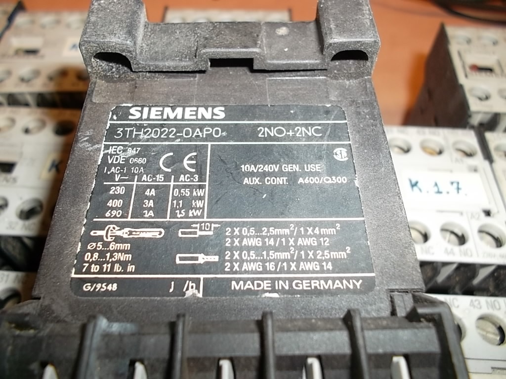 Stykač - rele SIEMENS 230V - 2