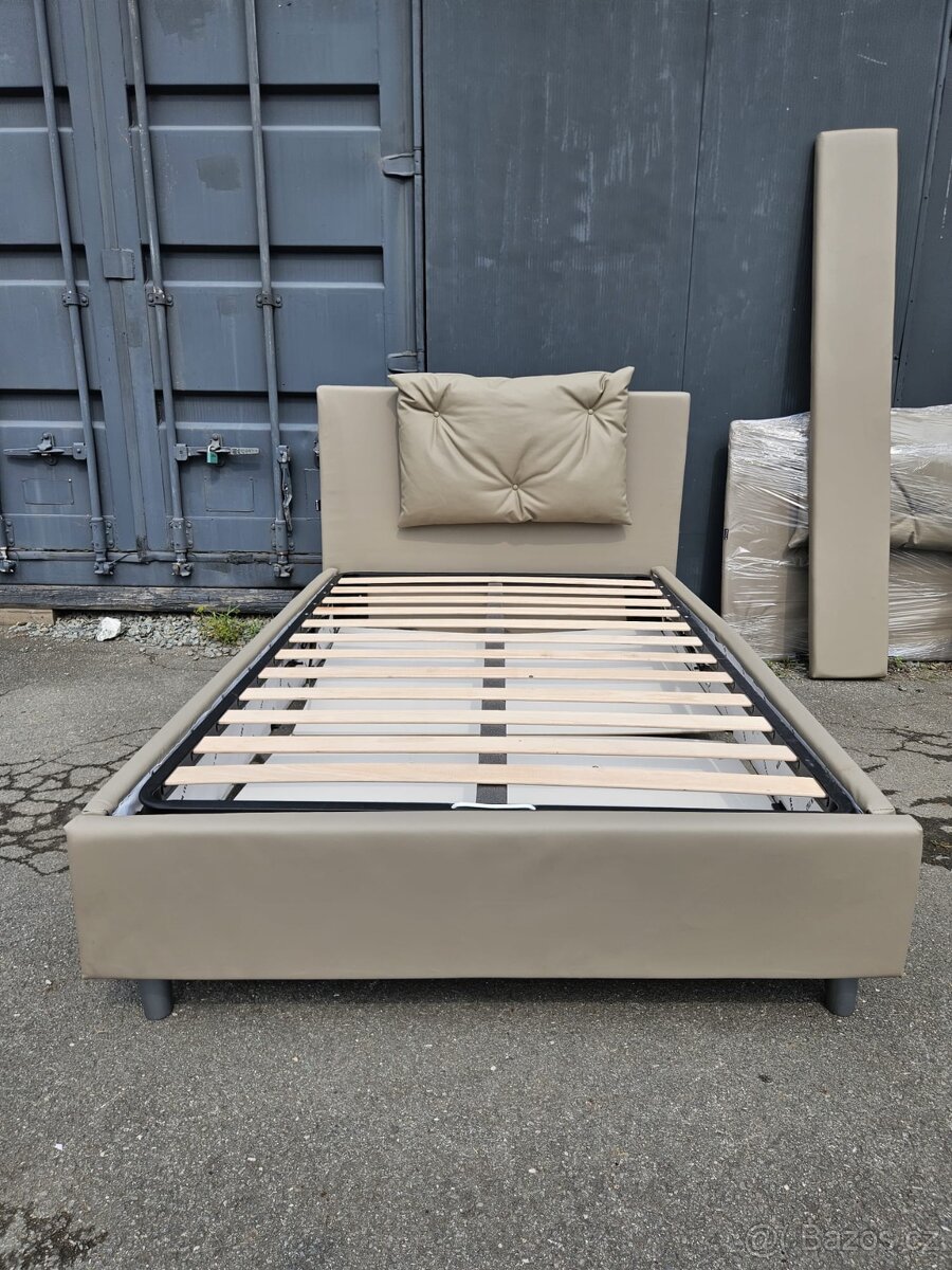 Gauč čalouněný, koženkový - 2