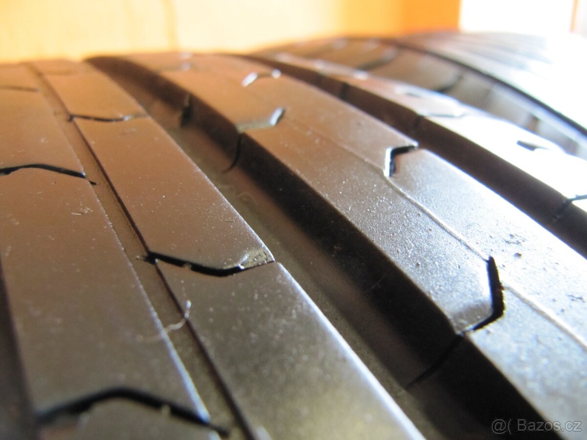 Pneu 215/55/17 Continental - 2