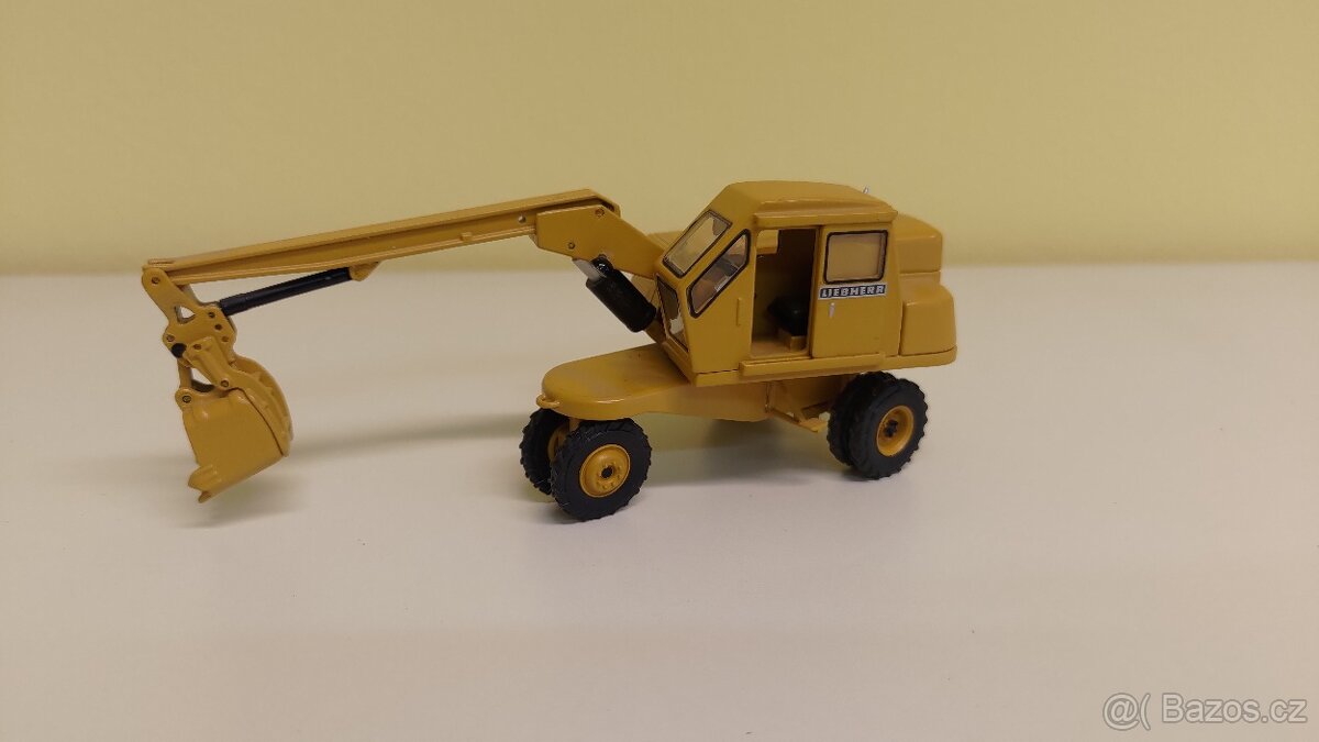 Liebherr L300 - 2