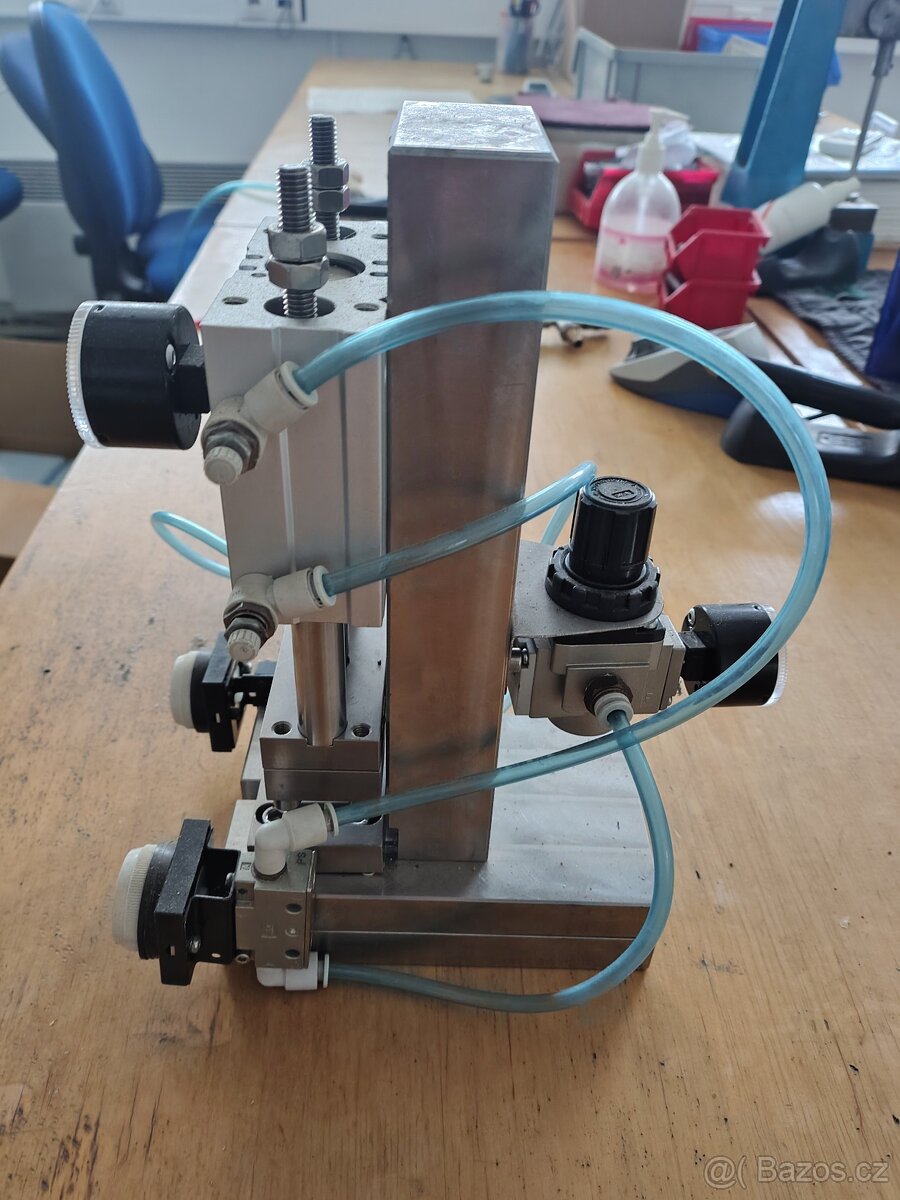 prodám pneumatický lis - 2