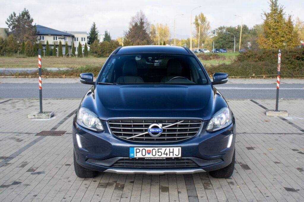 VOLVO XC60 (2015) - 2
