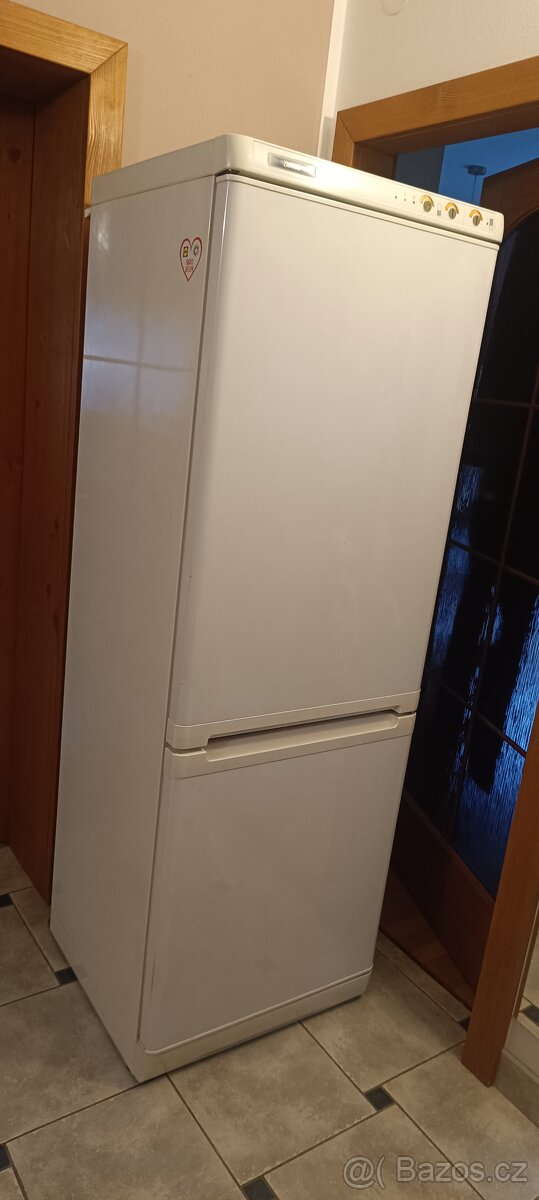 Lednička s mrazákem Zanussi 175 cm - 2