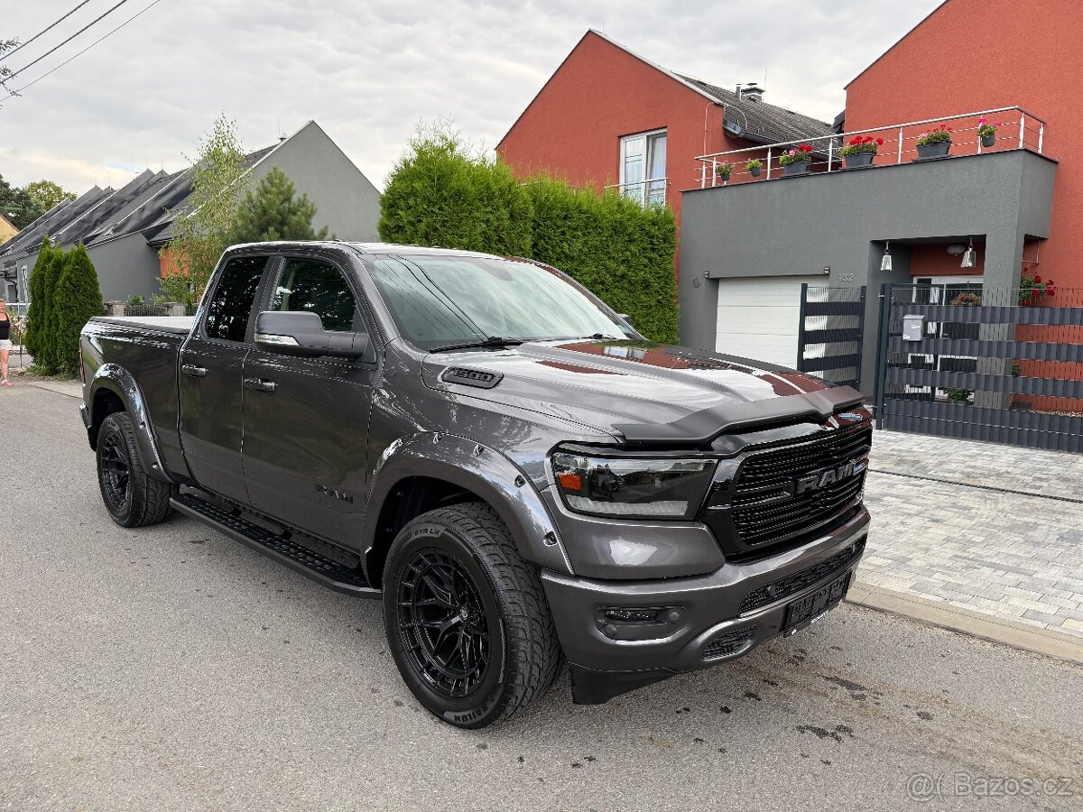DODGE RAM PENTASTAR 6 míst QUAD CAB
