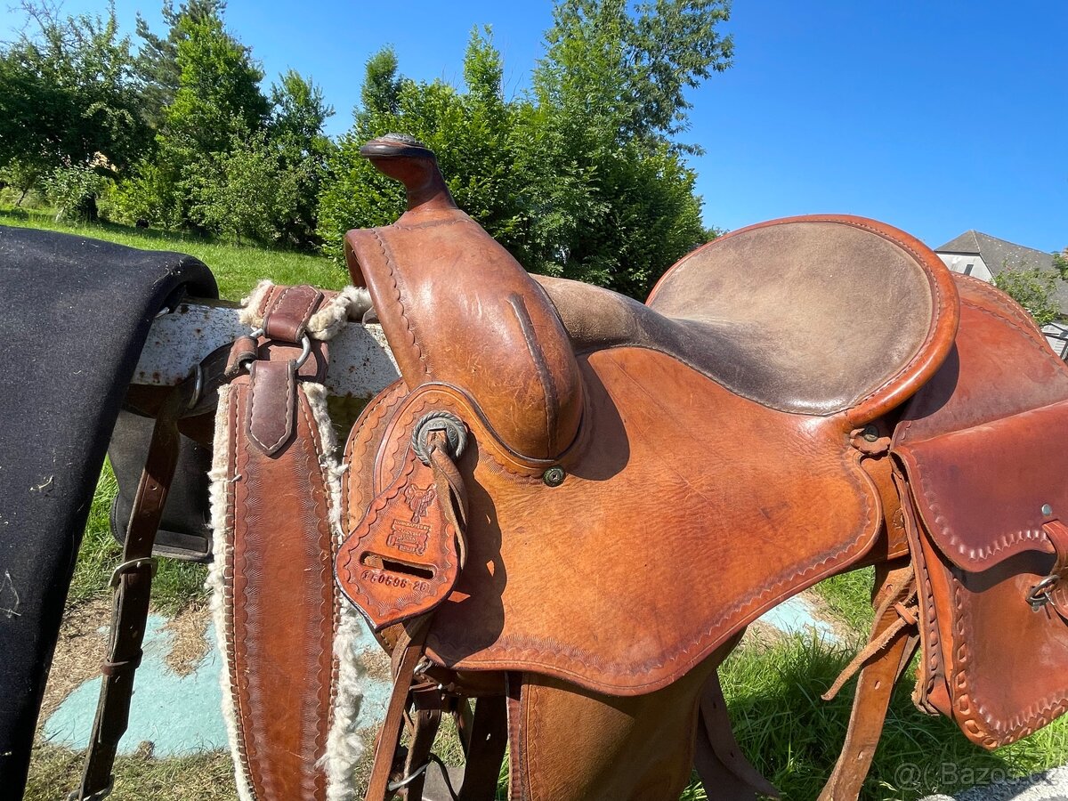 Westernové sedlo zakázková výroba. Šité na ČT klisnu. - 2