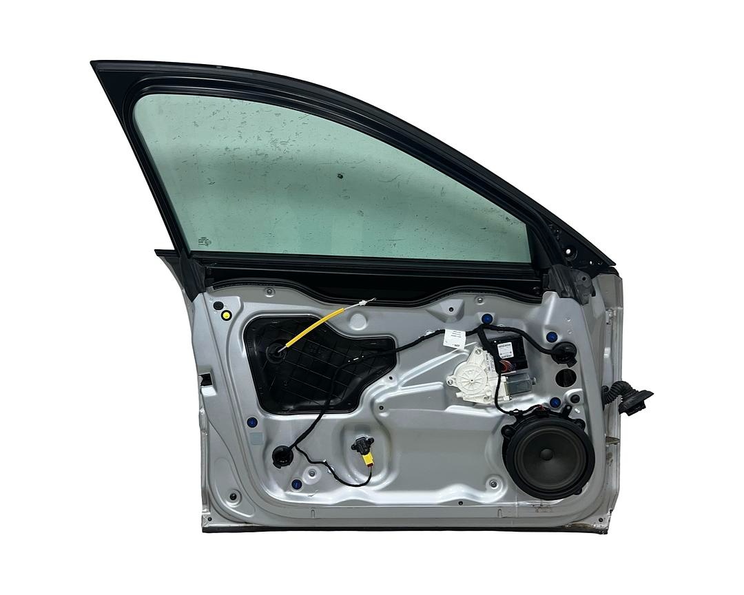 Levé přední dveře stříbrná metalíza LX7W Audi A3 8P FL 2010 - 2