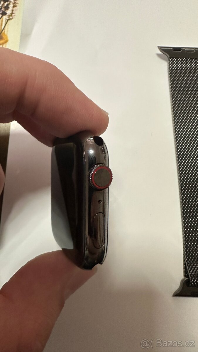 Apple watch 9 45mm grafite ocelové se safírovým sklíčkem - 2