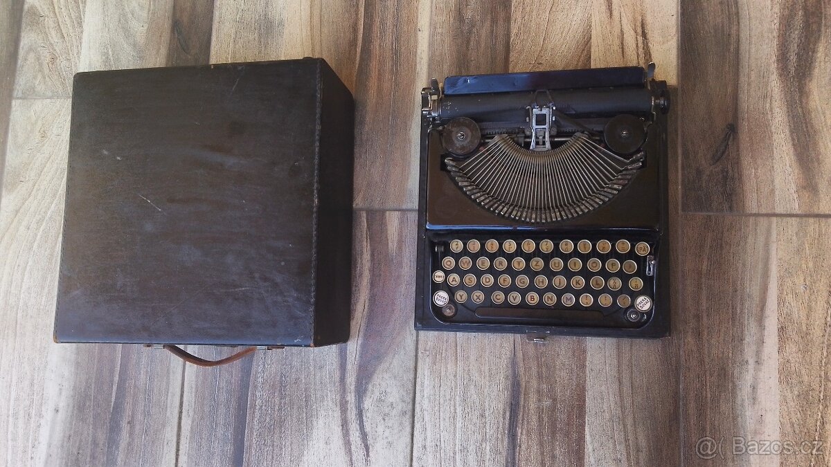 Prodám americký starožitní psací stroj Remington Portable . - 2
