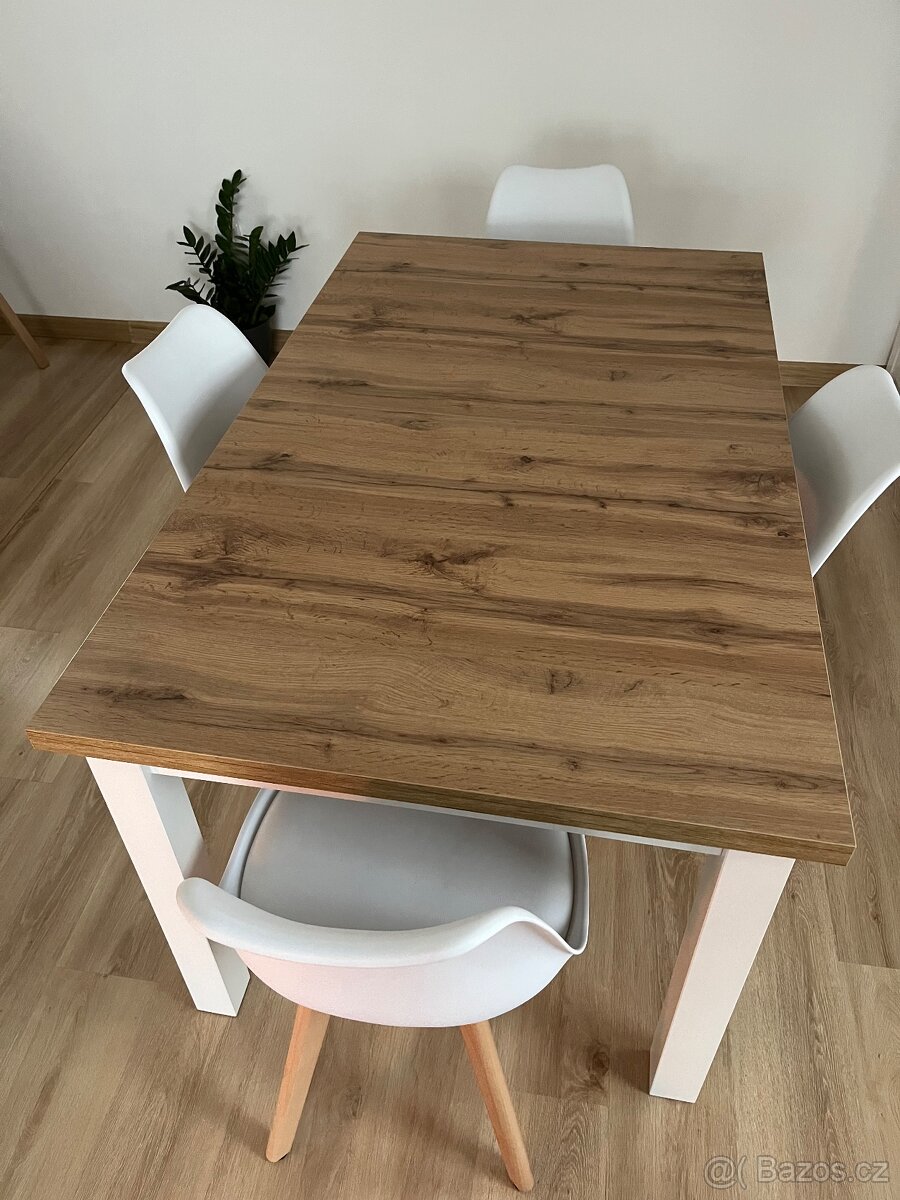 Jídelní stůl - 2