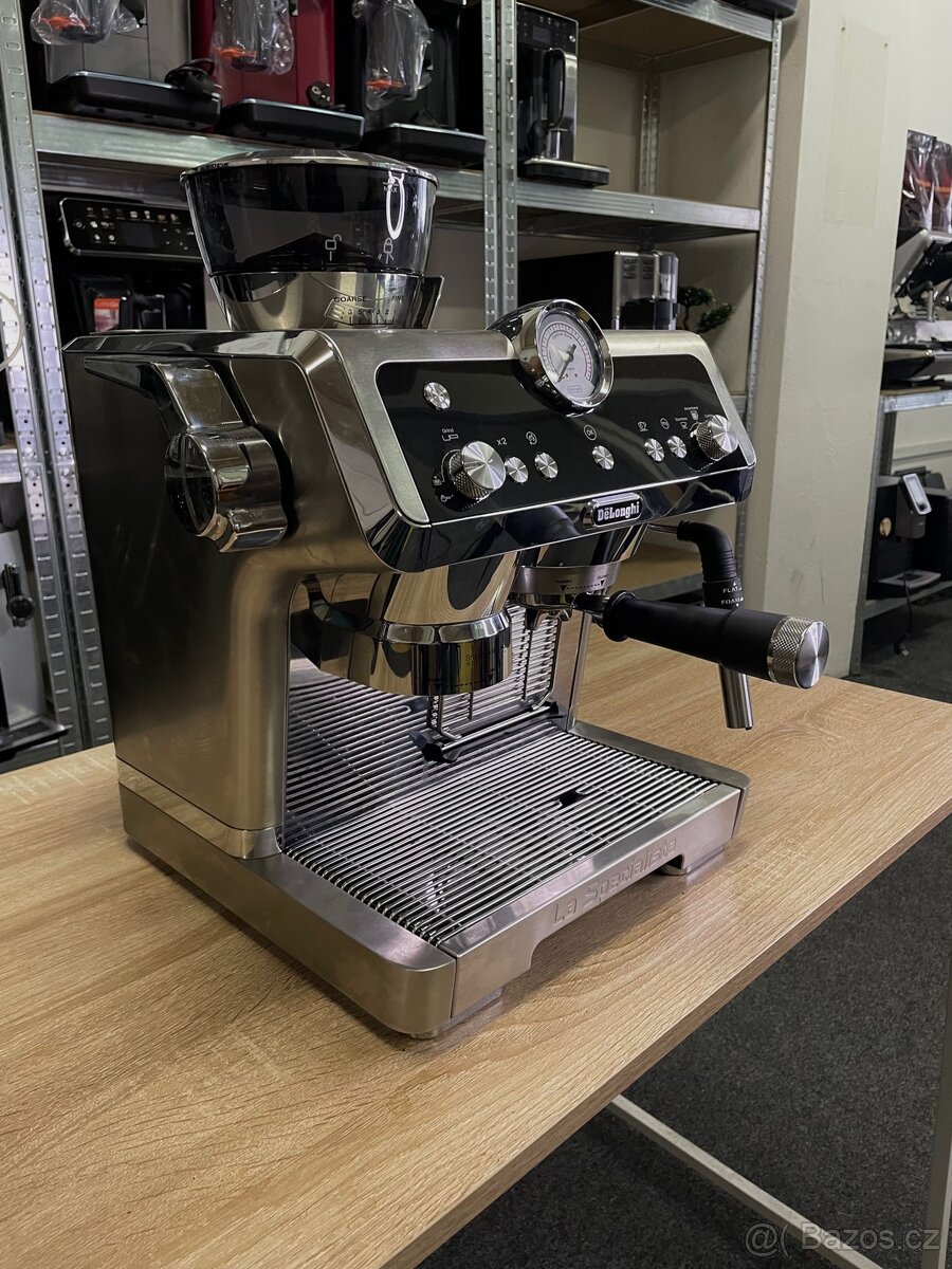 Kávovar DeLonghi La Specialista EC9335.M - 2