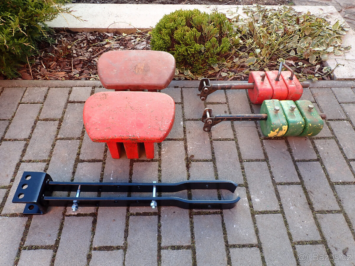 vari - závaží 33 kg, závaží 5 kg + nosiče - 2