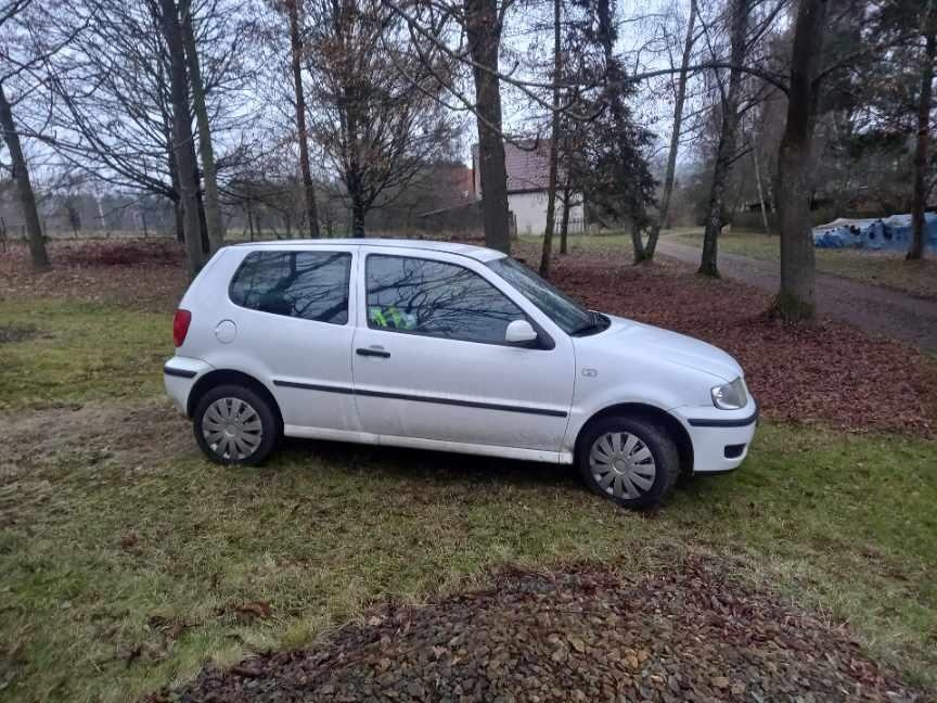 VW POLO - 2