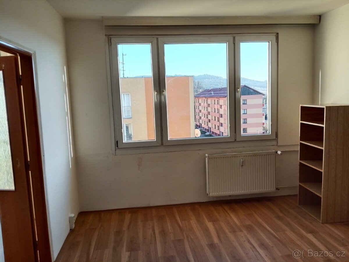 1+1 Volary, sídliště Míru - Šumava poblíž hranic s Německem - 2