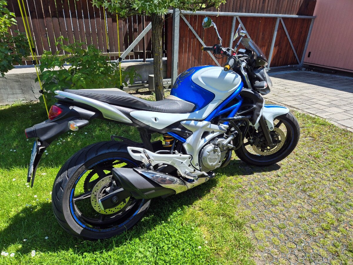 Suzuki SFV 650 GLADIUS - 2
