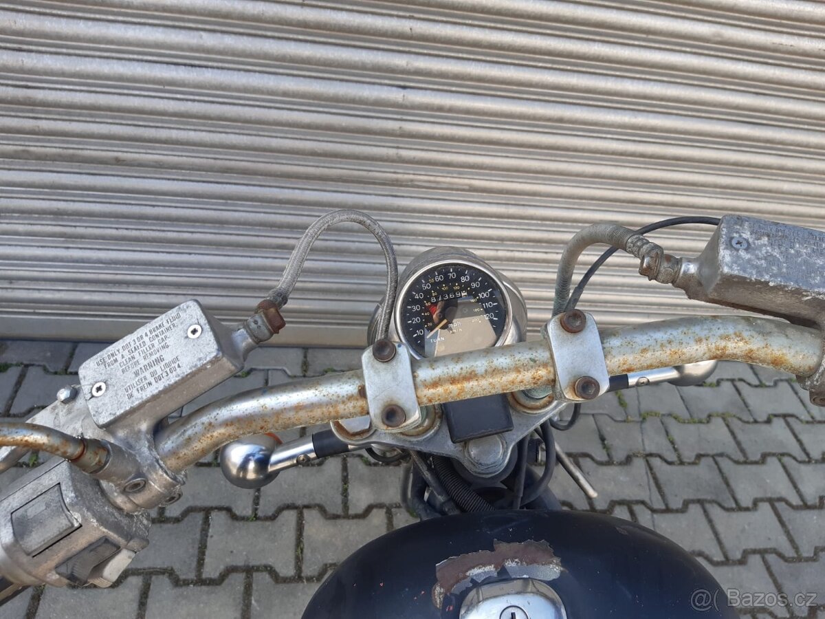 Suzuki VS 700 1987 na nahradni dily - 2