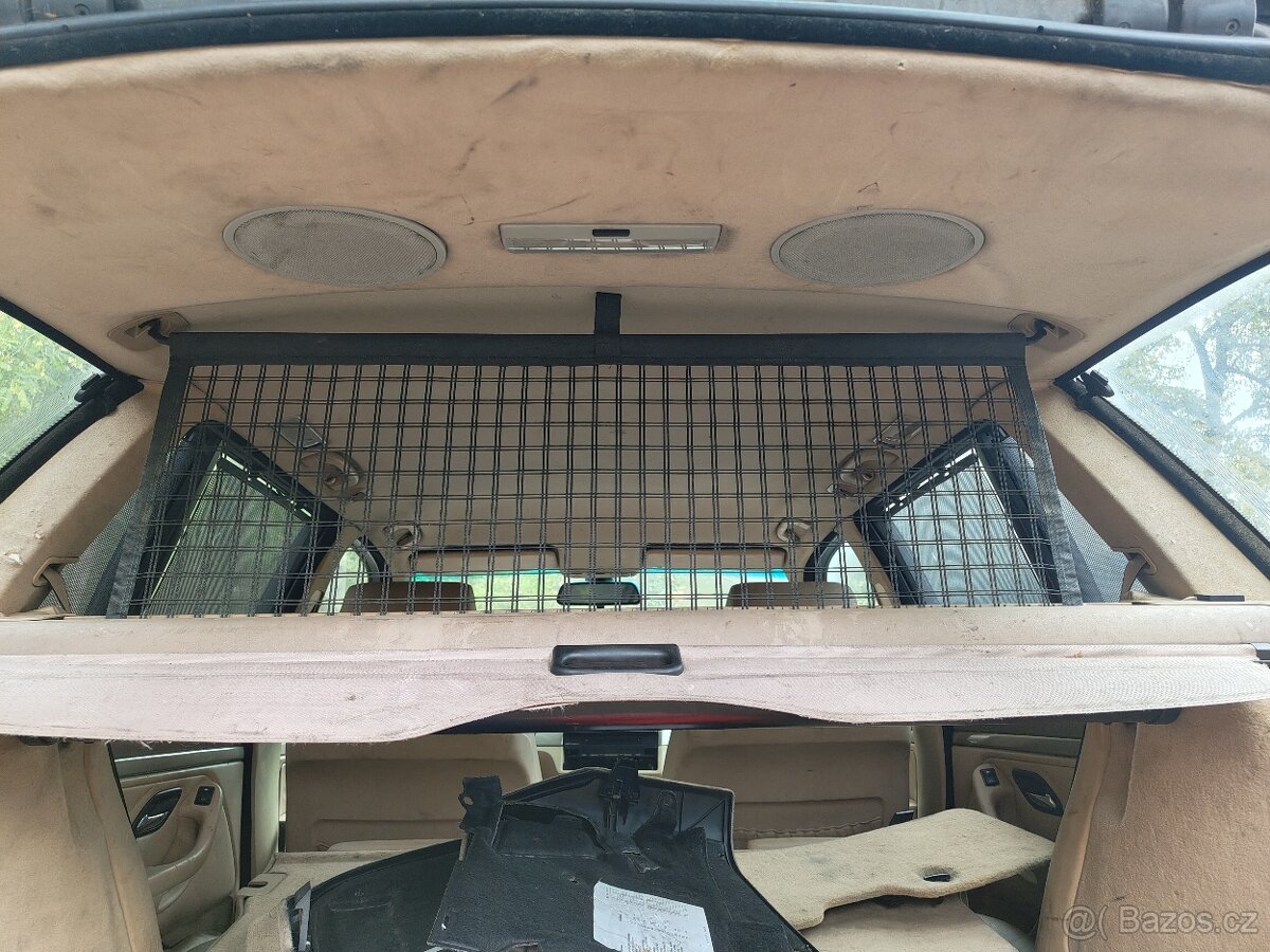 BMW E39 Roleta + mříž - 2