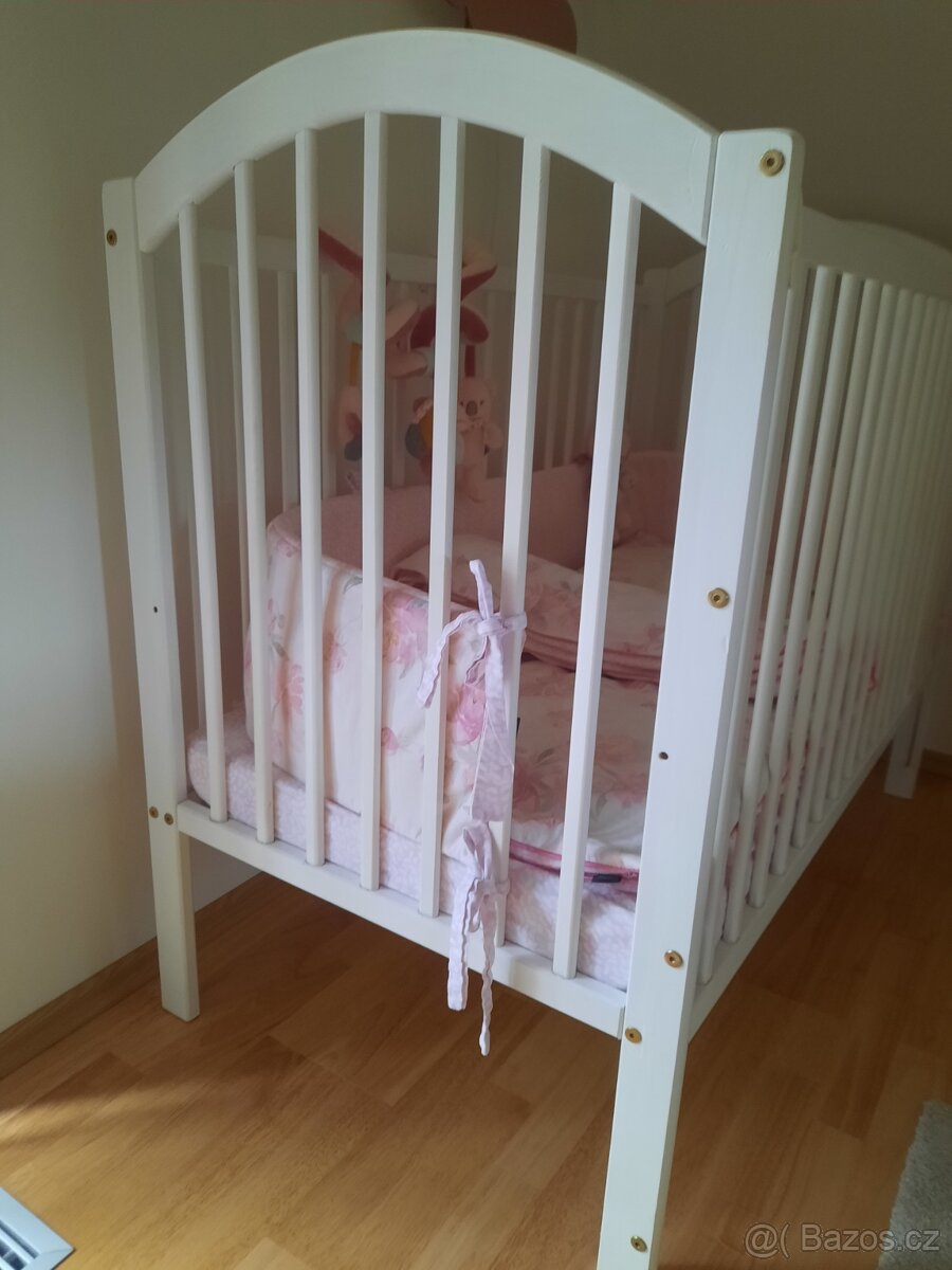 Dřevěná postýlka - 2